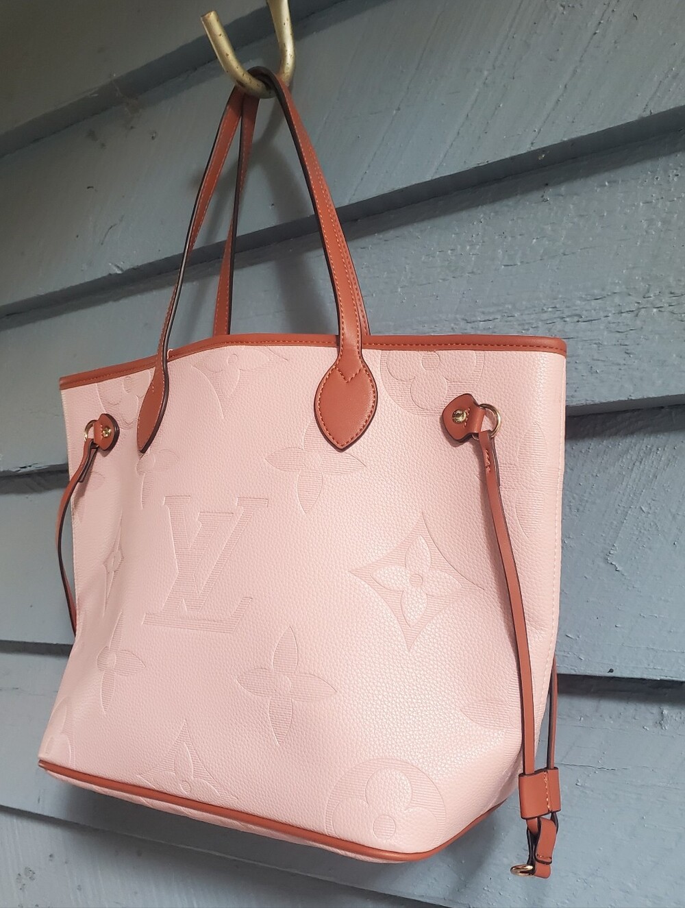 Pink Embossed Neverfull MM tote - Picture 2 of 10